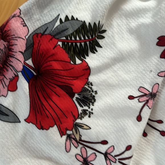 Romper w/ tie back - Picture 3 of 3